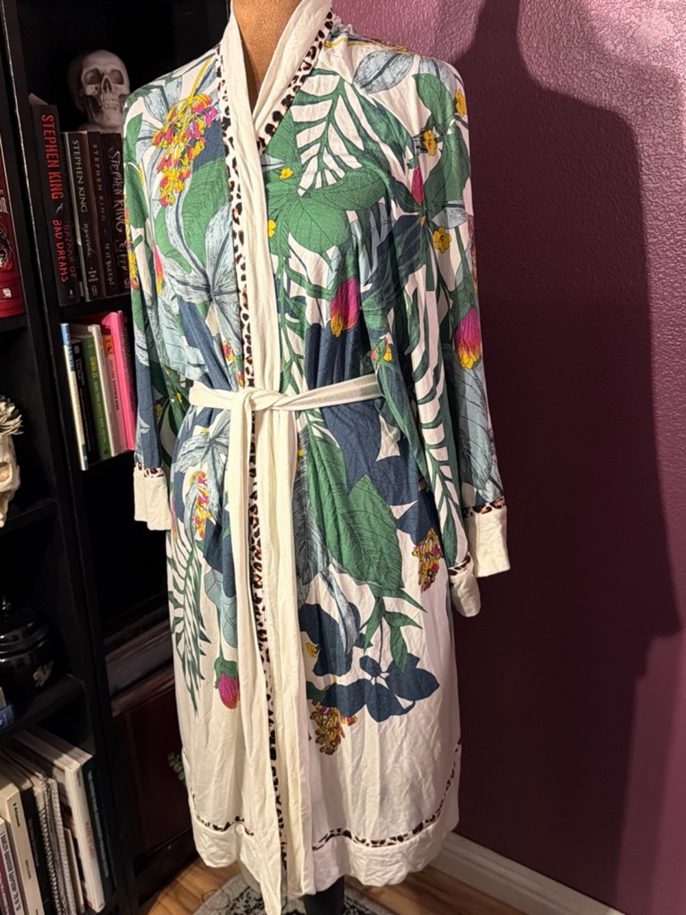 Soma soft jersey Floral Tropical Belted robe- bone white & Green